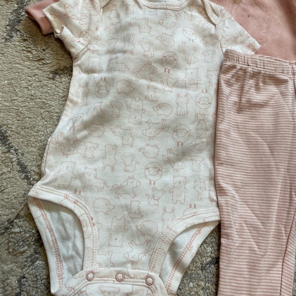 Carter’s girl 3 piece set ✨🤍 - Picture 2 of 6